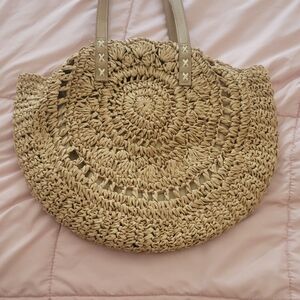 Woven Round Tote Bag in Tan - Casual Straw Shoulder Tote